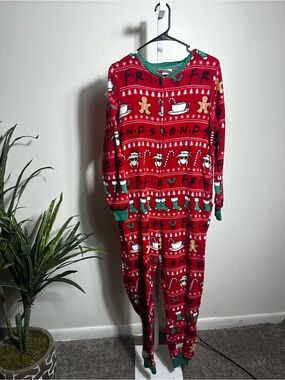 286. FRIENDS Red and Green Holiday Onesie Pajama Set Medium